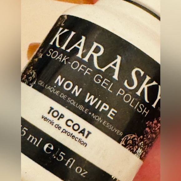 Kiara Sky Gel Polish Essentials NON WIPE
Top Coat 0.5oz clear - Picture 3 of 6